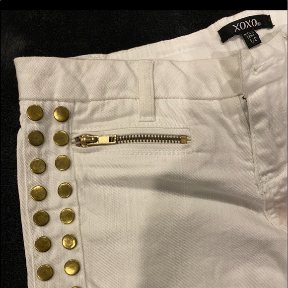 White shorts size 2 - Picture 3 of 5